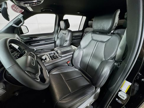 Used 2022 Jeep Wagoneer Series II image 15