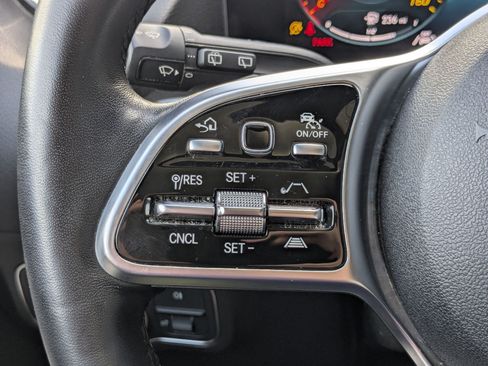 Used 2022 Mercedes-Benz GLA 250 4MATIC image 18