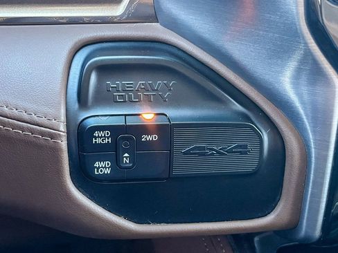 Used 2022 RAM 3500 Limited w/ Body Color Bumper Group image 27