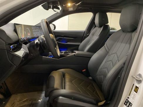 Used 2026 BMW 530i xDrive AWD/4WD image 21