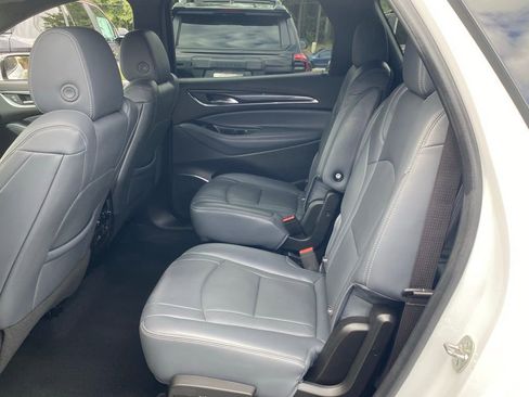Used 2024 Buick Enclave Premium image 9