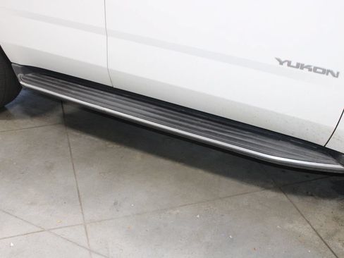 Used 2017 GMC Yukon SLE w/ SLE Value Package RWD image 12