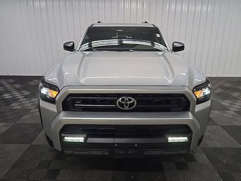 Used 2025 Toyota 4Runner SR5 AWD/4WD image 8