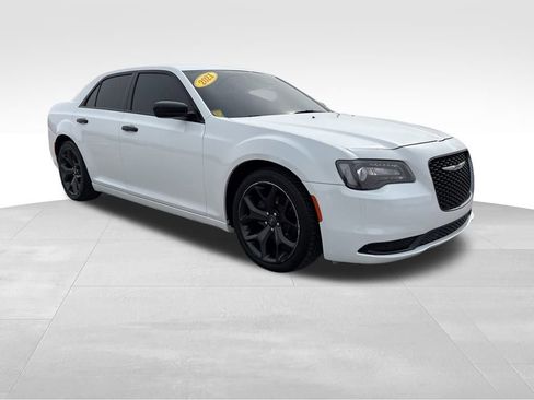 Used 2021 Chrysler 300 Touring w/ Sport Appearance Package image 7