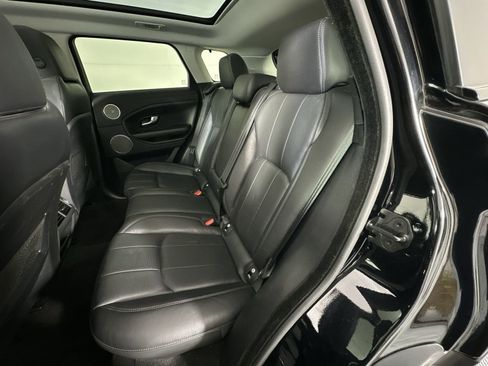Used 2019 Land Rover Range Rover Evoque SE Premium AWD/4WD image 23