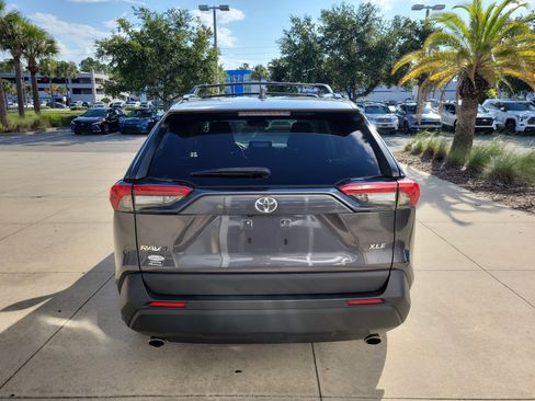 Used 2024 Toyota RAV4 XLE Premium FWD image 5