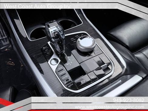 Used 2022 BMW X7 xDrive40i w/ M Sport Package AWD/4WD image 16