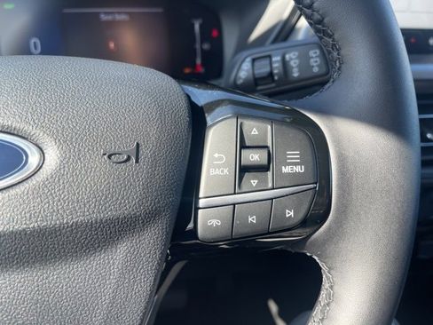 New 2024 Ford Escape SE image 29