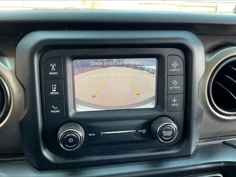 Used 2020 Jeep Wrangler Sport AWD/4WD image 19
