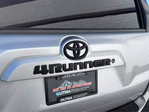 Used 2014 Toyota 4Runner SR5 image 8