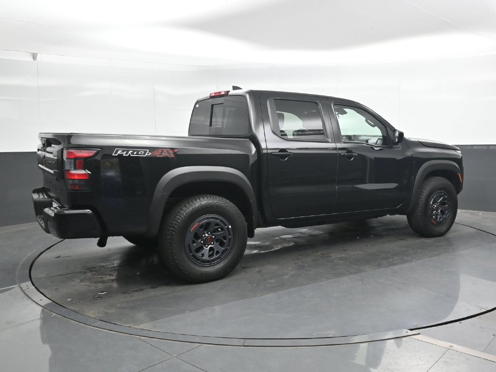 Used 2026 Nissan Frontier PRO-4X AWD/4WD image 2