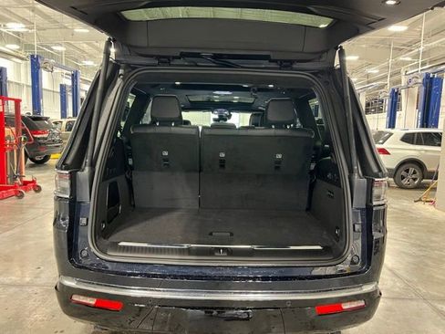 New 2025 Jeep Grand Wagoneer Series III w/ HD Trailer Tow Package image 22