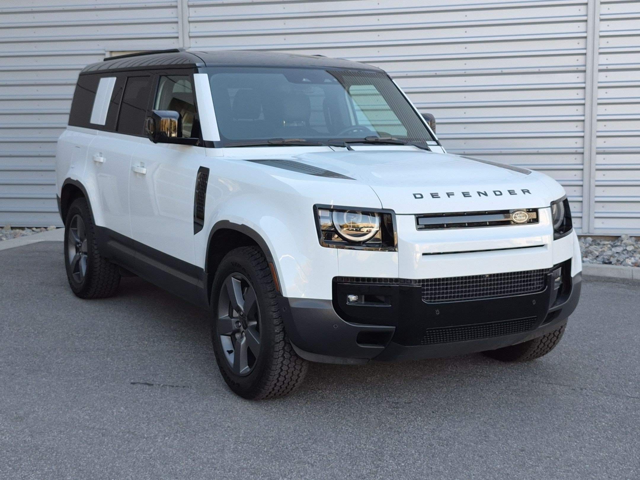 Used 2026 Land Rover Defender 130 S AWD/4WD image 3