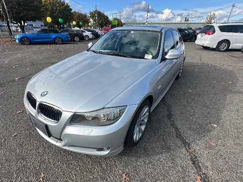 Used 2011 BMW 328i xDrive Sedan AWD/4WD image 7