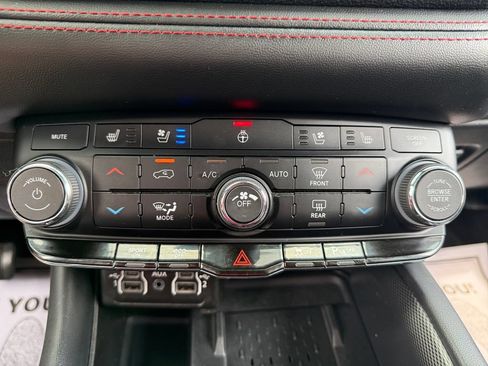 Used 2025 Dodge Durango R/T AWD/4WD image 33