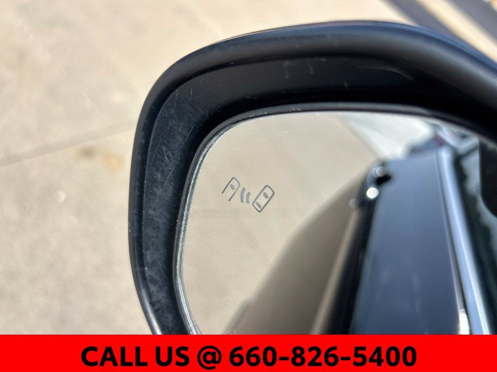 Used 2021 Toyota Camry XSE FWD image 11