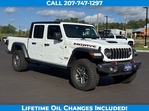 Used 2026 Jeep Gladiator Mojave AWD/4WD image 3