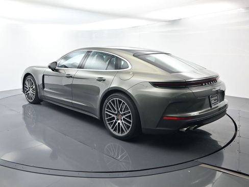 Used 2025 Porsche Panamera 4S image 3
