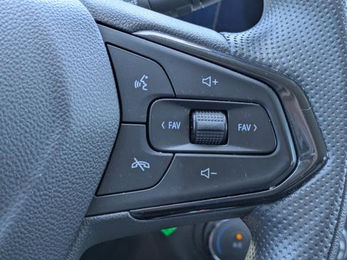 Used 2024 Chevrolet Trax LS w/ LS Convenience Package FWD image 23