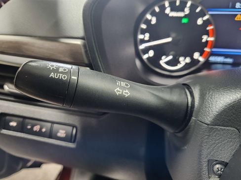 Used 2024 Nissan Altima 2.5 SV FWD image 42