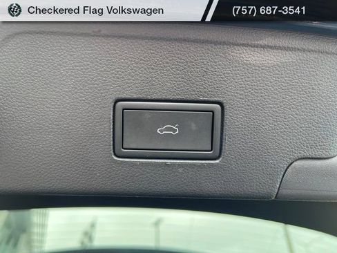 Used 2023 Volkswagen Atlas Cross Sport SE AWD/4WD image 33