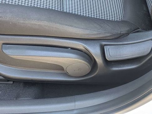 Used 2019 Hyundai Kona SE FWD image 19