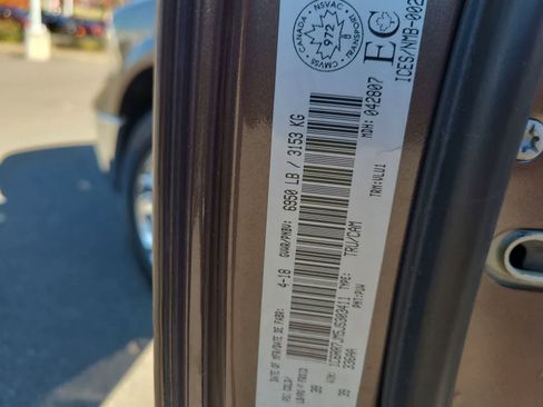 Used 2018 RAM 1500 Laramie w/ Convenience Group image 29