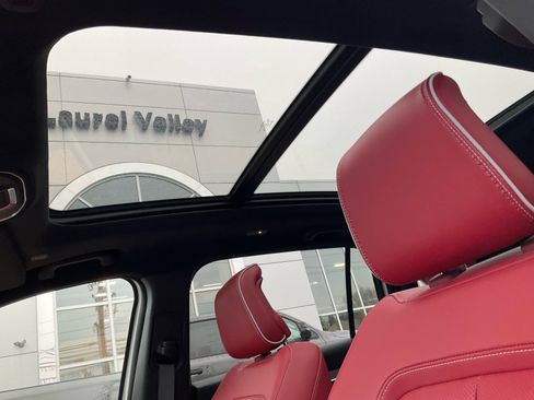 Used 2024 Jeep Wagoneer Launch Edition image 22