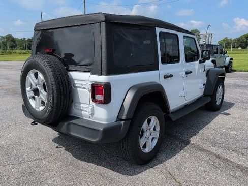 Used 2022 Jeep Wrangler Unlimited Sport AWD/4WD image 6