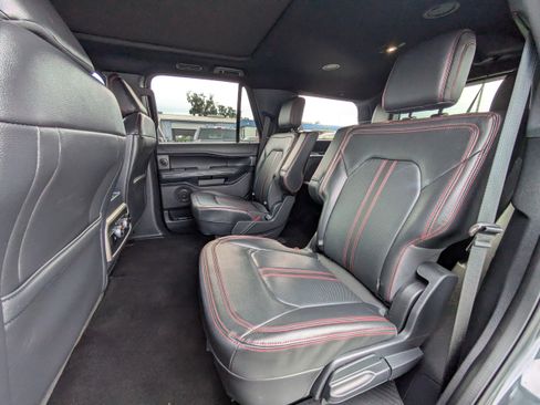 Used 2022 Ford Expedition Limited AWD/4WD image 14