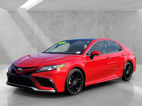 Used 2023 Toyota Camry XSE w/ Navigation Package image 8