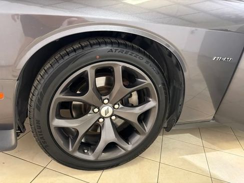 Used 2019 Dodge Challenger R/T RWD image 29
