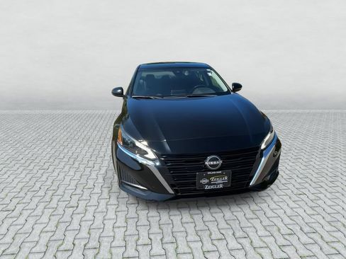 Certified 2023 Nissan Altima 2.5 SV FWD image 4