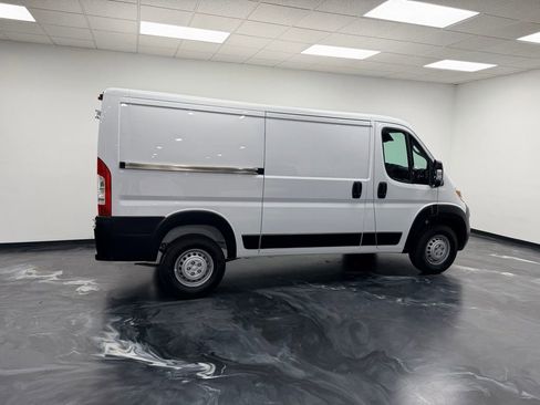 Used 2024 RAM ProMaster 2500 w/ Safety Group FWD image 9