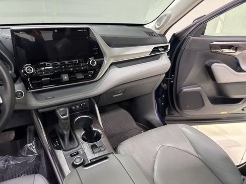 Used 2020 Toyota Highlander Platinum AWD/4WD image 28