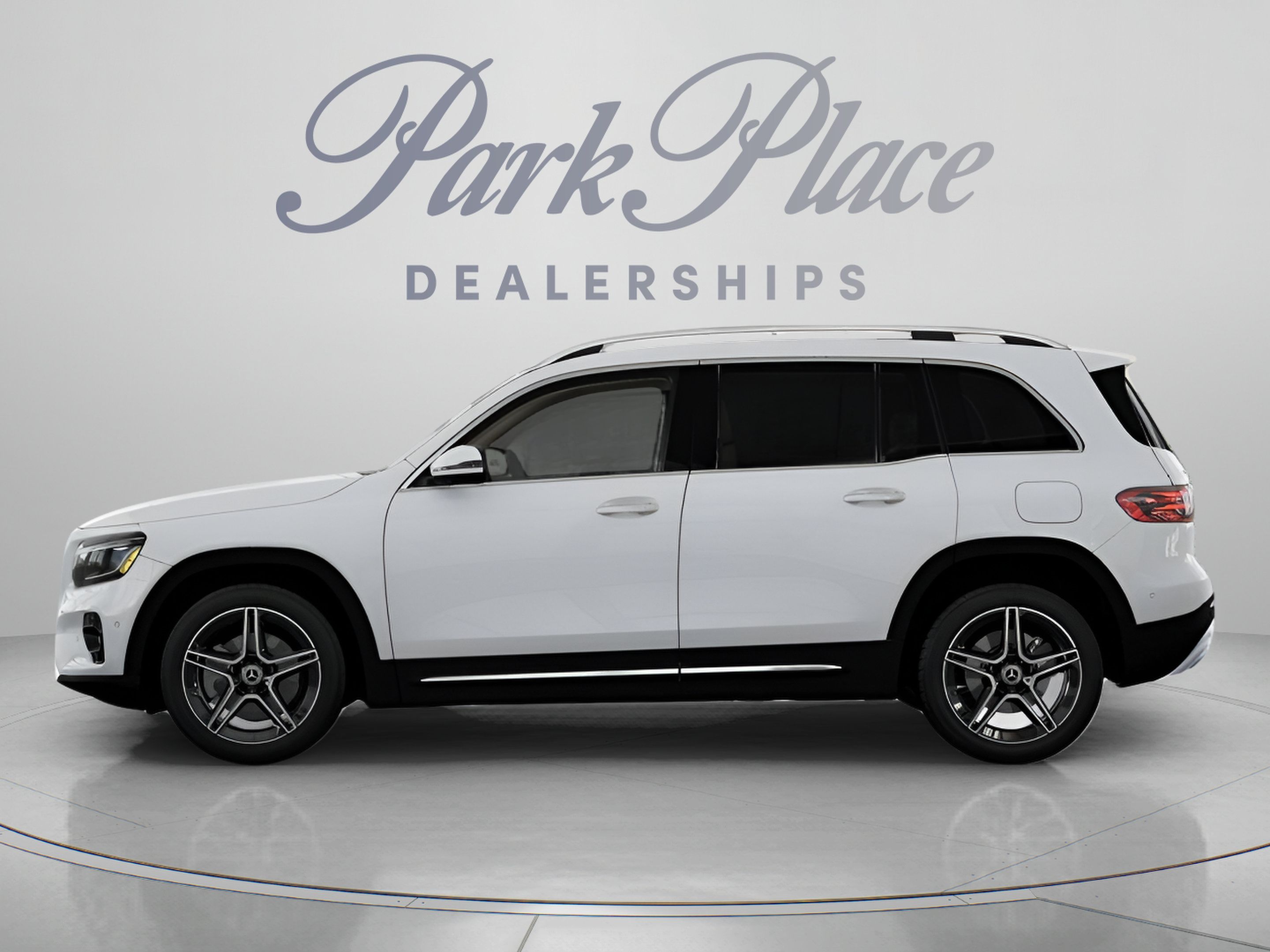 Used 2026 Mercedes-Benz GLB 250 4MATIC image 7