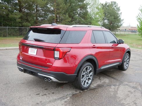 Certified 2025 Ford Explorer Platinum w/ Ultimate Package AWD/4WD image 6