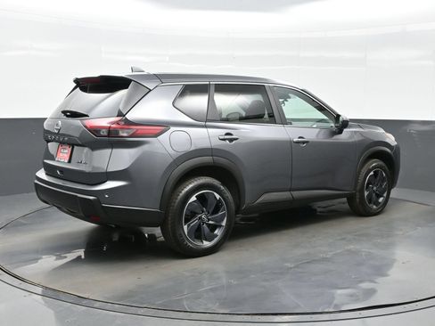 Used 2024 Nissan Rogue SV AWD/4WD image 8