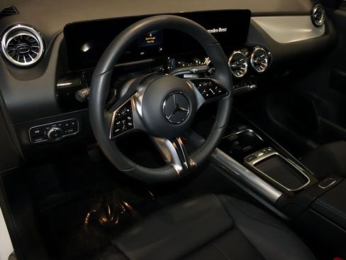 Certified 2026 Mercedes-Benz GLA 250 image 4