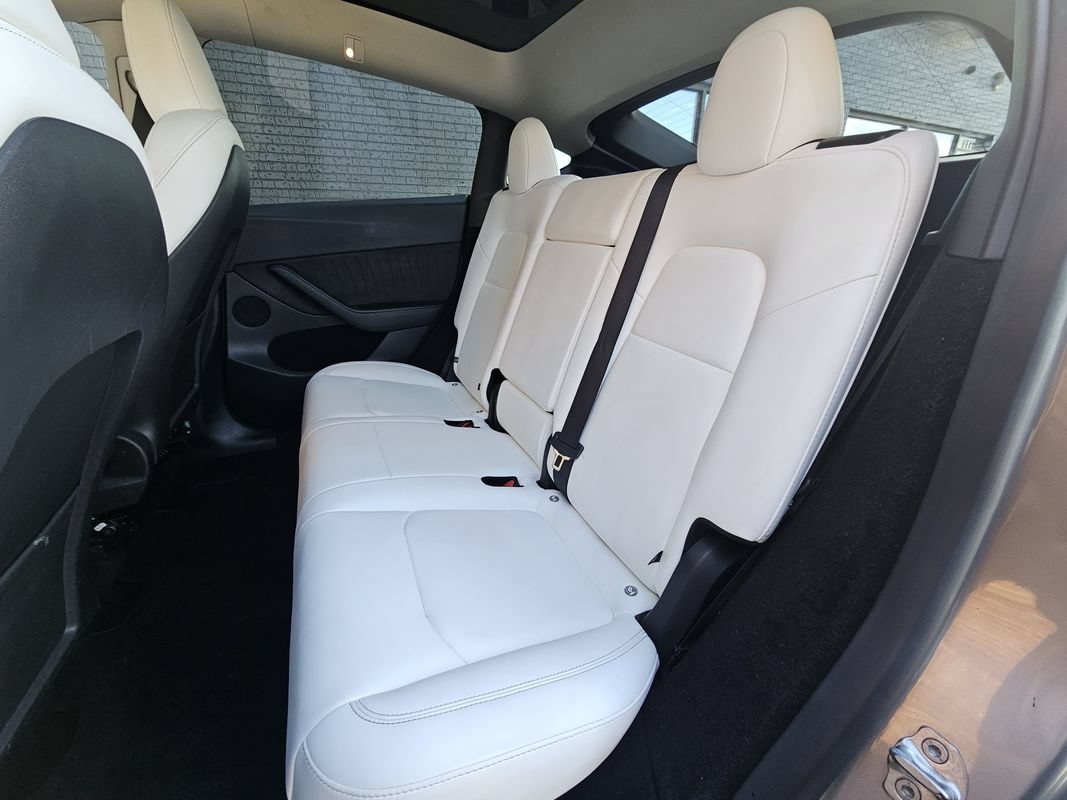 Used 2025 Tesla Model Y Long Range AWD/4WD image 18