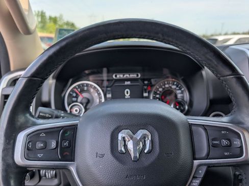 Used 2019 RAM 1500 Big Horn AWD/4WD image 10