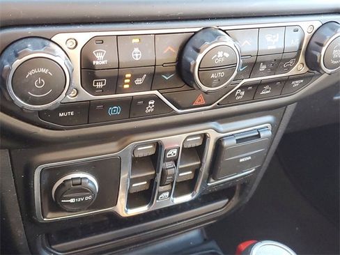 Used 2023 Jeep Wrangler Unlimited Sahara w/ Cold Weather Group image 29