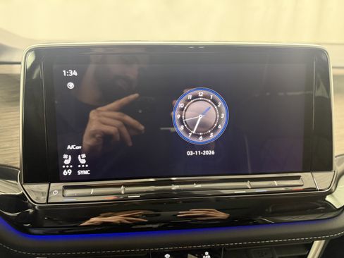 Used 2024 Volkswagen Atlas SEL Premium R-Line image 18