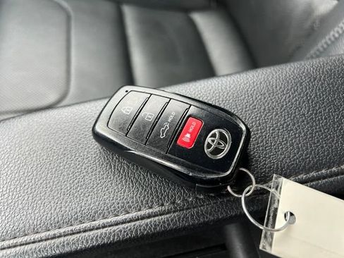 Used 2022 Toyota Tundra Limited image 31