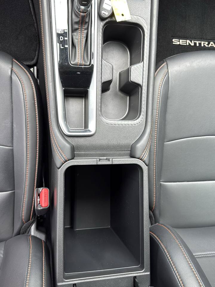 Used 2022 Nissan Sentra SR w/ SR Premium Package FWD image 12
