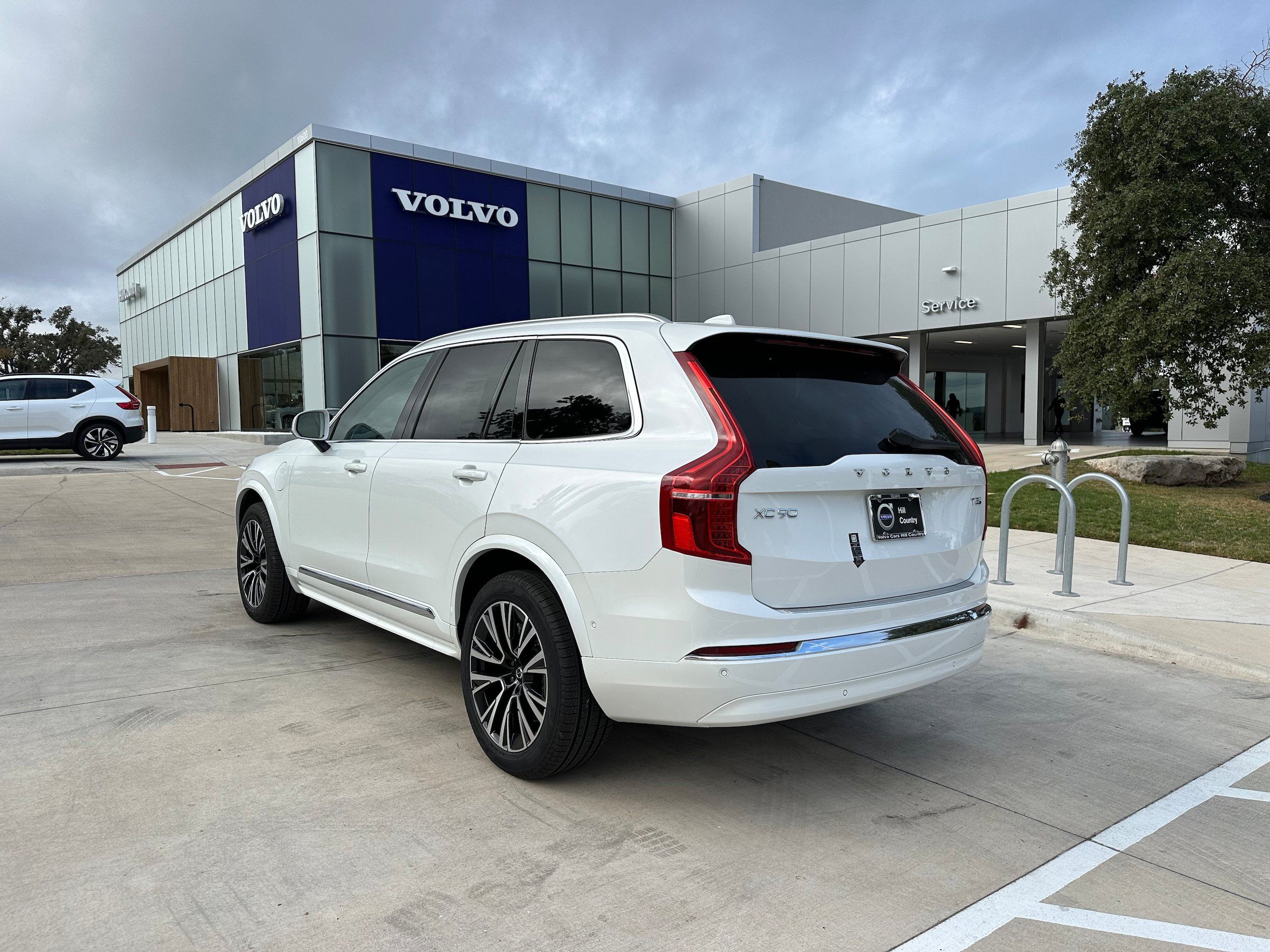 Used 2025 Volvo XC90 T8 Plus w/ Protection Package Premier AWD/4WD image 4
