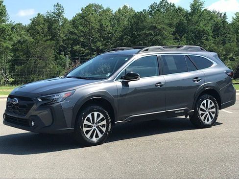 Used 2024 Subaru Outback Premium AWD/4WD image 1