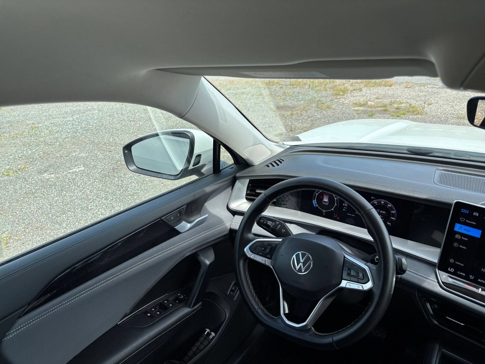 Used 2026 Volkswagen Tiguan SE AWD/4WD image 31