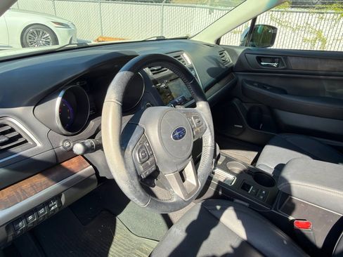 Used 2016 Subaru Outback 2.5i Limited AWD/4WD image 10