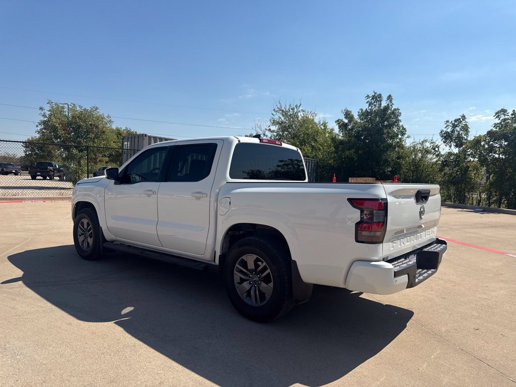 Used 2025 Nissan Frontier SV RWD image 3